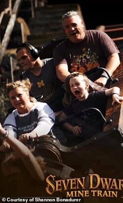 88984041-13781147-Shannon_seen_at_Disney_with_her_family_claimed_that_the_change_t-a-30_172529...jpg