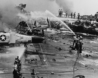 USS_Forrestal_explosion_29_July_1967.jpg