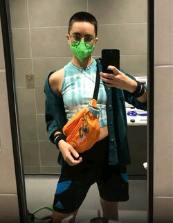 Screenshot_20241006-191149_Grindr.jpg