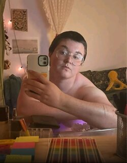 Screenshot_20241006-191313_Grindr.jpg
