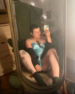 Screenshot_20241006-191318_Grindr.jpg