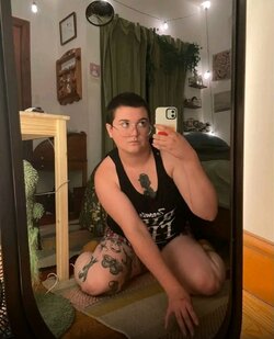 Screenshot_20241006-191326_Grindr.jpg