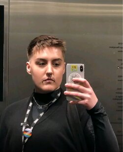 Screenshot_20241006-191633_Grindr.jpg