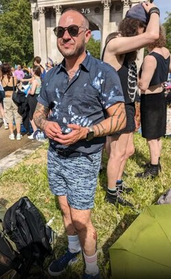 Screenshot_20241006-191720_Grindr.jpg
