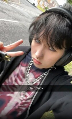 Screenshot_20241006-191758_Grindr.jpg