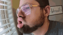 move-lips-basically-homeless.gif