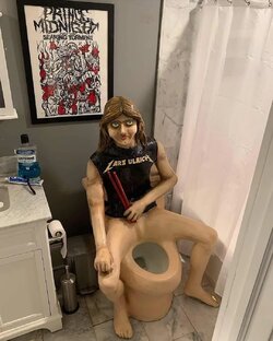 blursed-toilet-v0-a5eu5t9b5cwd1.jpg