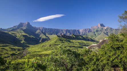 2880px-South_Africa_-_Drakensberg_(16261357780).jpg