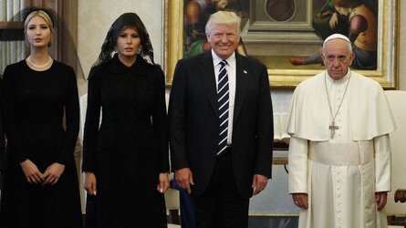 170524112214-01-donald-trump-pope-francis-0524.jpg