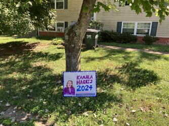 X_-_Kamala_Harris_2024_sign1.jpeg