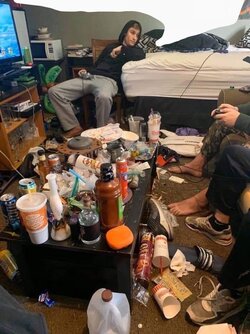 GbzOspCbwAU9N-f~2.jpg