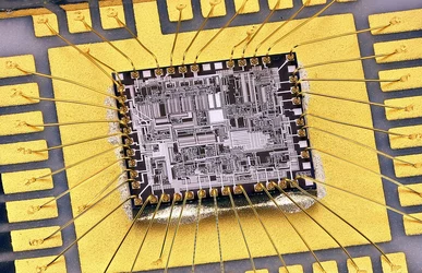 1114px-07R01.jpg