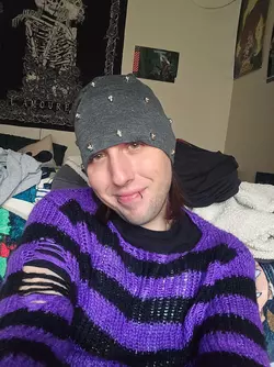 1st-time-dressing-up-using-my-fiancés-sweater-shes-going-to-v0-ho15s031ab0e1.webp