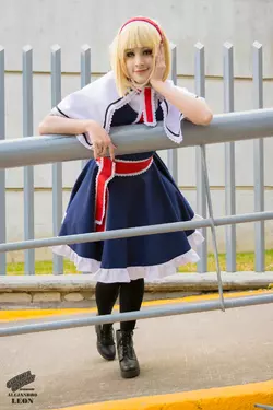 alice_margatroid_cosplay_by_sanosukeleon_dbmkzot-fullview.jpg