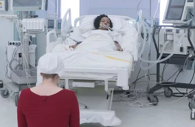 The-handmaids-tale-season-three-june-osborne-elisabeth-moss-deleted-scene-heroic-hulu-2582658.jpg