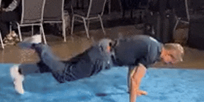 622f2dbdfc8cb57060fc3fa02574c0659b2bf6ca8ba792836ed3978d0bb10b31.gif