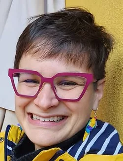 headshot_yellow_cropped.jpg