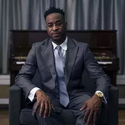 Damien-Sneed.jpg