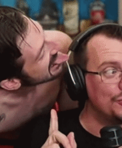 nick_lick1.gif