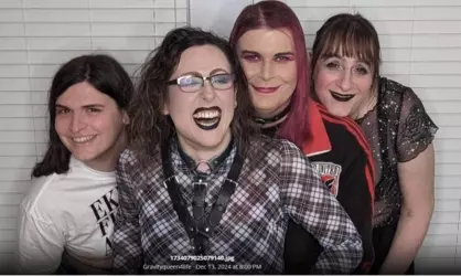 4 non women.png
