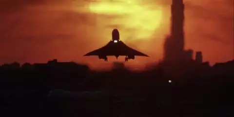 The-Bonfire-of-the-Vanities-airplane-landing-shot.jpg