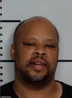 93476951-14225905-A_mugshot_of_Dominic_Weaver_47_the_deadbeat_dad_from_Louisville_-a-1_1735145...jpg