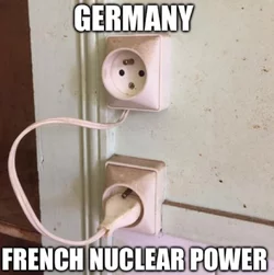 GghaD8iXgAAHIxM.jpg