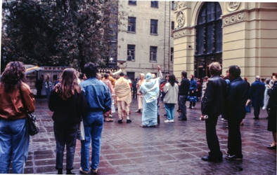 Kellner-Hare-Krishnas-1990-500x318.jpg