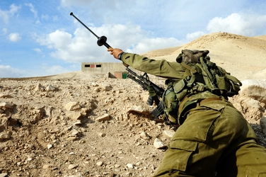 Flickr_-_Israel_Defense_Forces_-_Paratroopers_Brigade_Reconnaissance_Batallion_in_Live-Fire_Dr...jpg