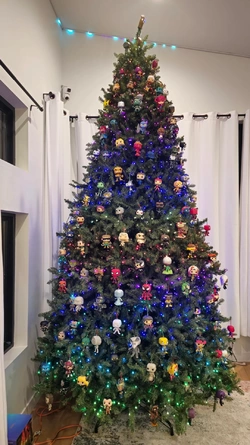 the-most-marvel-funko-pop-characters-ever-on-a-christmas-v0-67y1becq9k3e1.jpg