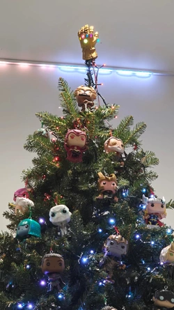 the-most-marvel-funko-pop-characters-ever-on-a-christmas-v0-75k1thxq9k3e1.jpg