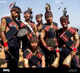 portrait-of-mizo-tribe-people-at-the-chapchar-kut-festival-wearing-E17G7E-1950893939.jpg