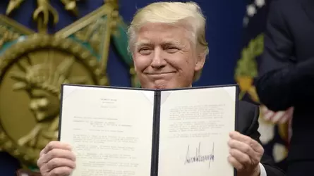 _93857179_trump_order.jpg