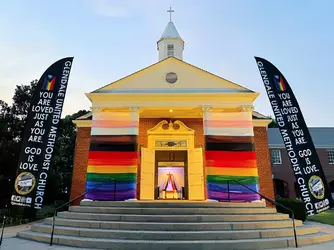 Glendale-United-Methodist-Church-Nashville-LGBTQIA-Pride-Outside-Building.jpg