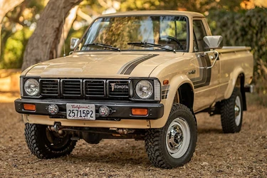like-toyota-pickups-much-heres-an-old-school-one-for-you_1.jpg like-toyota-pickups-much-heres-an-old-school-one-for-you_1.jpg