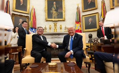 fpg09hp8_japan-pm-with-trump_625x300_09_February_25.jpg