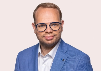 Helge_Lindh_(2021).jpg