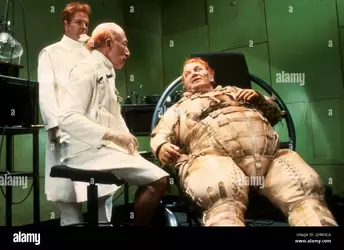 kenneth-mcmillan-dune-1984-2JHN3CA-3160142459.jpg