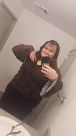cute-outfit-and-makeup-v0-qi2n5e35t0le1.webp
