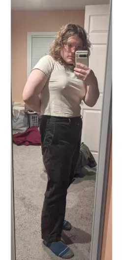 outfit-to-do-chores-until-the-eddible-kicks-in-v0-vr19nlhc2ske1.webp