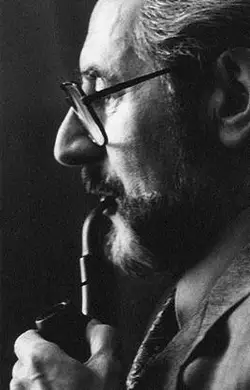 Арону Белкину Aron Belkin side profile.jpg