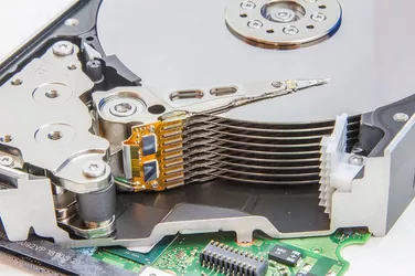 9-platter-Ultrastar-18TB-HDD.jpg