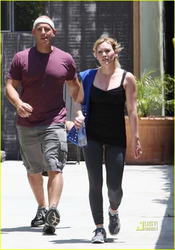 hilary-duff-mike-comrie-workout-harley-pasternak-03.jpg