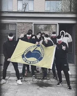 🇧🇪 1052021 Young boys molenbeek taking banner from union (rusg) antifa in the anti covid-19 de...jpg