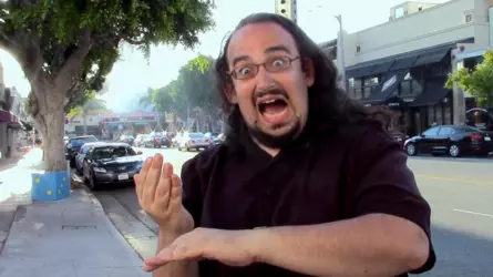 MV5BMDRjYjEyZTAtZTZiOS00ZGExLTlk.png