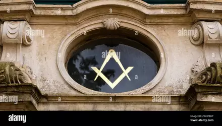 detailed-view-with-compass-and-square-lodge-house-of-the-freemasons-hildesheim-germany-europe-...jpg