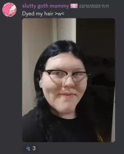 slutty goth mommy.png