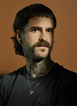 am-portrait-1.d682f4e5.jpg