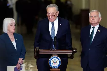 02DC-schumer-jtvf-articleLarge.jpg