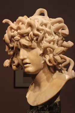 3456px-Bernini_Medusa_01.jpg